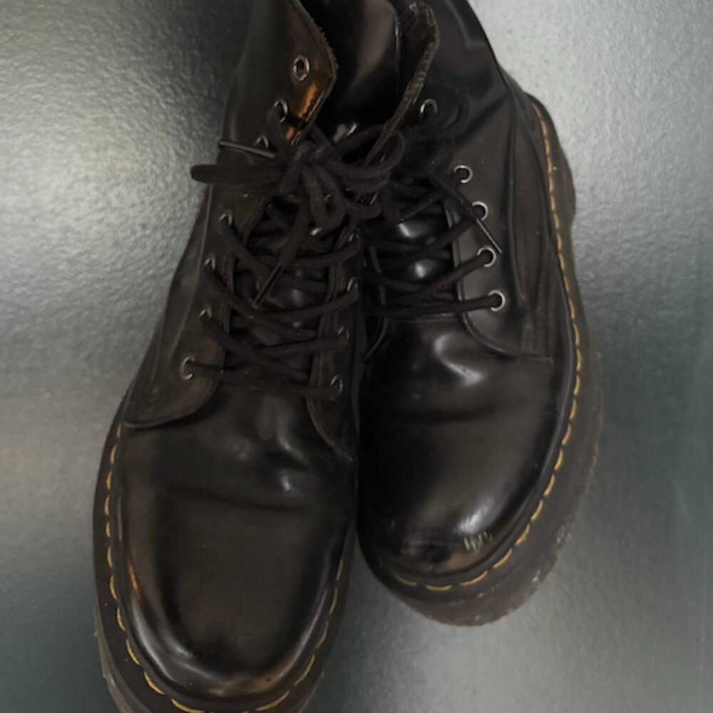 Jadon Doc Martens (size 9 women's)
